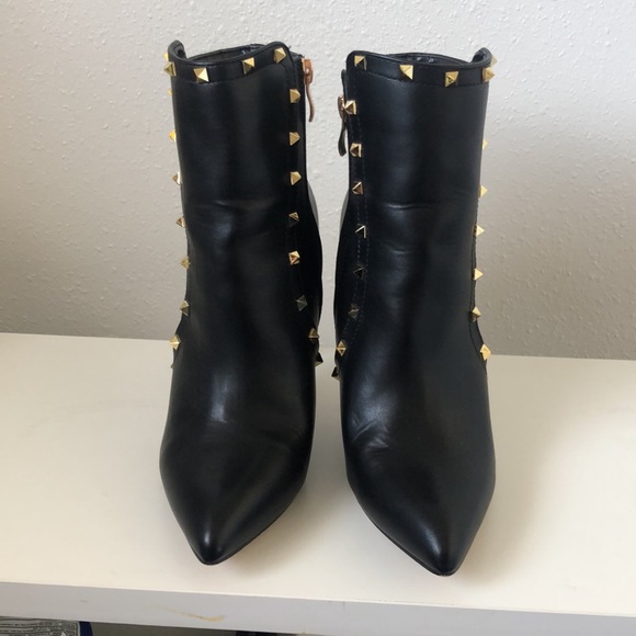 Black high heel boots with gold studs - Picture 2 of 7